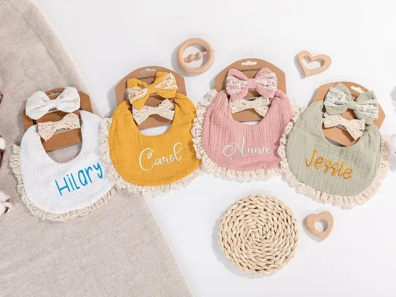 Color: Red, Kid Size: 3M - Personalized embroidered baby bib, baby pure cotton gauze bib, mouth in water, baby anti spitting, newborn bib, men's and women'