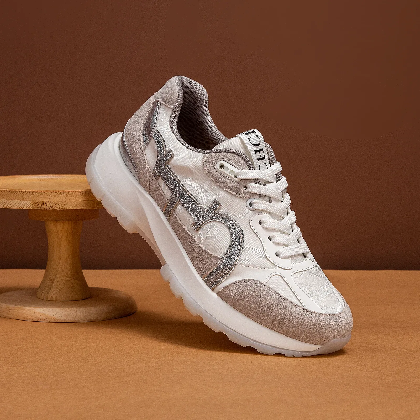 Color: Beige, Shoe Size: 38 - Women's Shoes Niche Design Balance Shoes Technology Versatile Splicing Ladies Shoes Fashion Classic Casual Female Sports Shoes