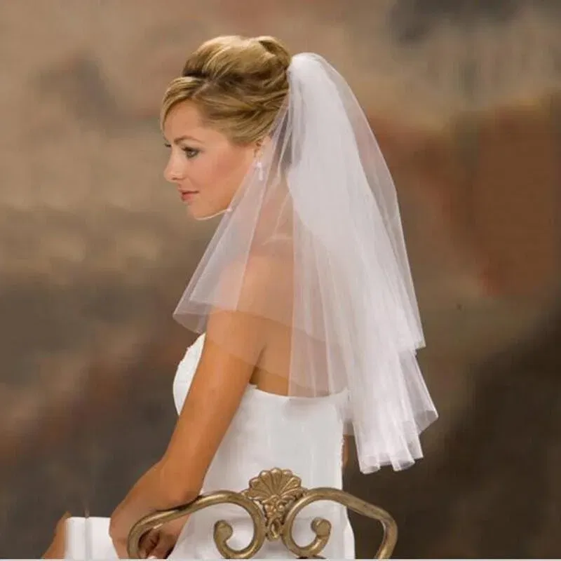 Color: WHITE - 2 Tiers Bride Wedding Veil Short Fingertip Bridal Tulle Veil with Comb and Cut Edge