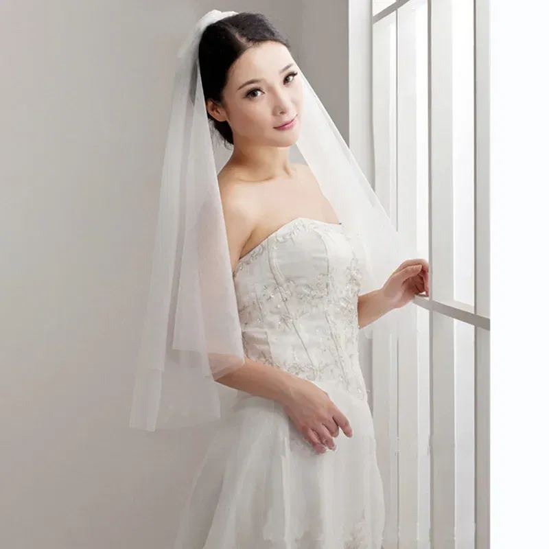 Color: WHITE - 2 Tiers Bride Wedding Veil Short Fingertip Bridal Tulle Veil with Comb and Cut Edge