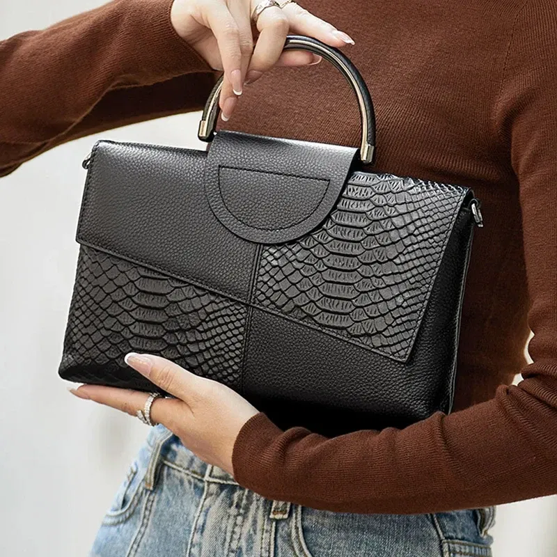 Color: black - PU Synthetic Leather Women's Shoulder Crossbody Bag Fashion Casual Dinner Wedding Alligator Pattern Flap Handbag and Purse