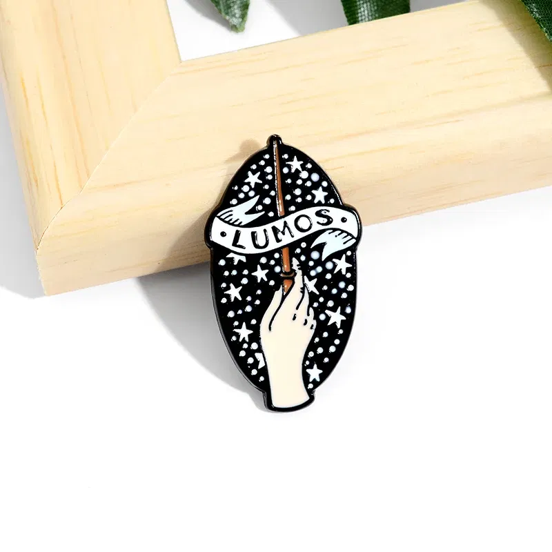 Personality LUMOS Star Magic Wand brooch Creative brooch pin badge enamel backpack lapel pin hat jewelry gift for friends