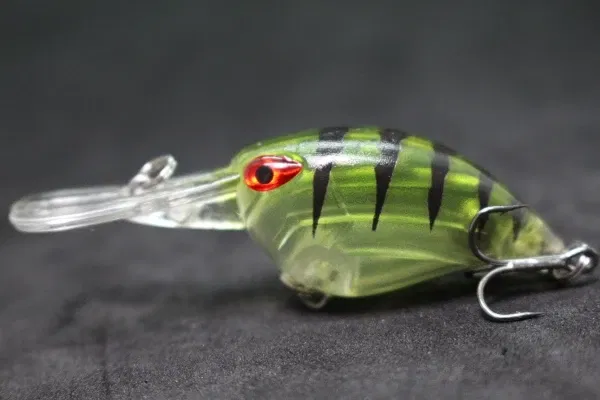 Color: Ironwood - wLure Crankbait Wobble Fishing Lure 6cm 5g Deep Diving Tight Action Fresh Water Hard Bait Floating 8# Hooks Insect Bait C770
