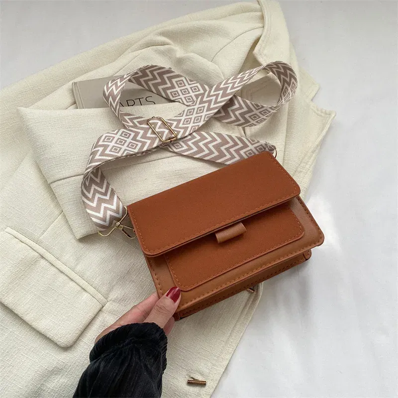 Color: Brown, Size: (20cm