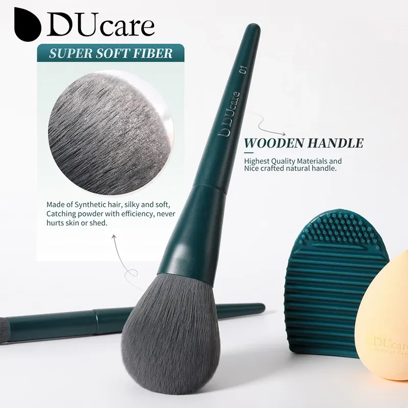 Handle Color: Green, Ships From: CHINA - DUcare Professional Makeup Brushes kits Synthetic Hair 17Pcs with Sponge & cleaning tools Pad for Cosmetics Foundation Eyeshadow