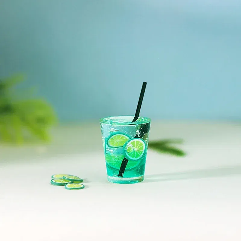 Color: green - Miniature Toy Cocktail Drinks Doll Toys Dollhouse Accessories Miniature Items Fit for 1:6/1:12 Doll House Kitchen Ornaments