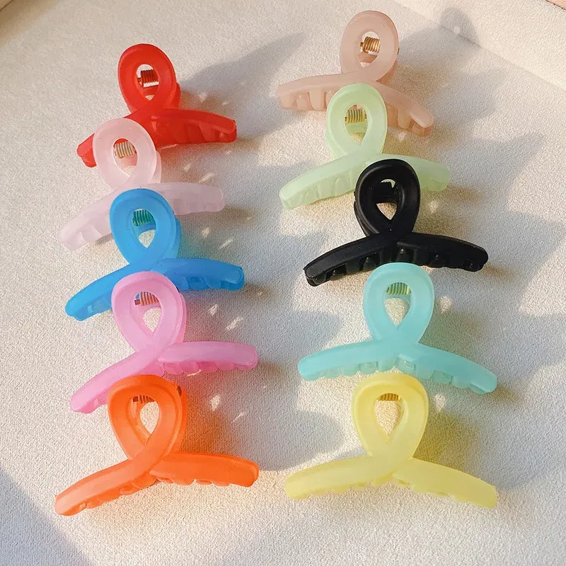 Color: black - Cute Small Crab Hair Claw Clips Barrettes Women Girls Acrylic Plastic Mini Hairpins Hair Clamps Fashion Hair Accessories 2021