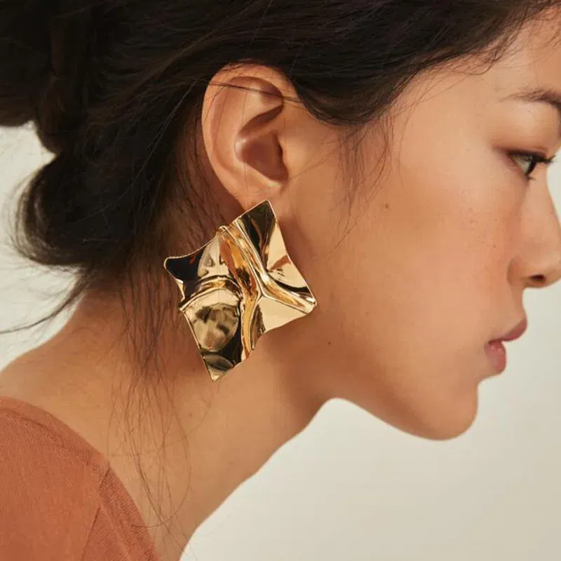Metal Color: Black Zinc Plated - Gold Color Metal Drop Earrings Irregular Hollow Heart Pendants Earrings Twisted Geometric Personality Earrings for Women