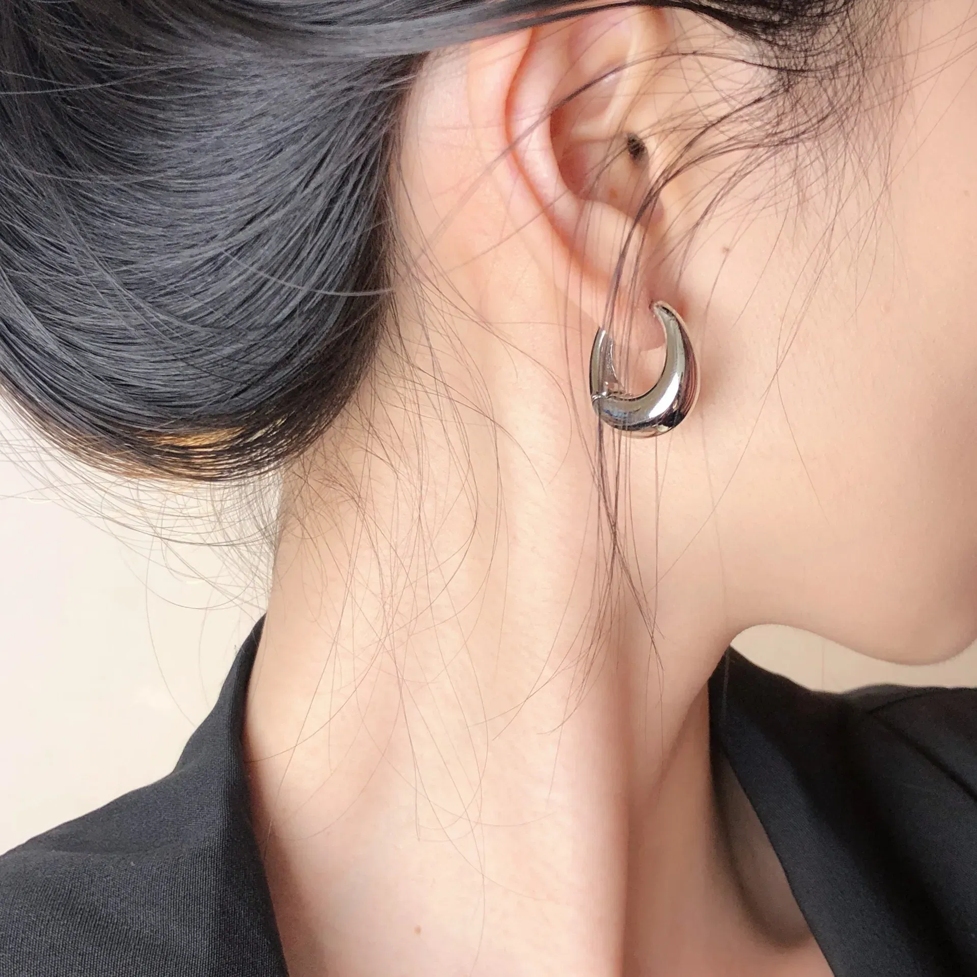 Metal Color: Light Yellow Gold Color - Stainless Steel Smooth Metal Chunky Hoop Earrings For Women Girls Fashion Round Circle Hoops Statement Earrings Punk Jewelry