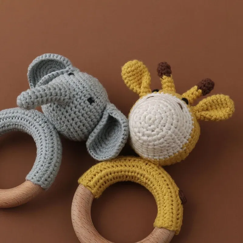 Color: Red - 1pc Baby Teether Safe Wooden Toys Mobile Pram Crib Ring DIY Crochet Giraffe Deer Rattle Soother Product