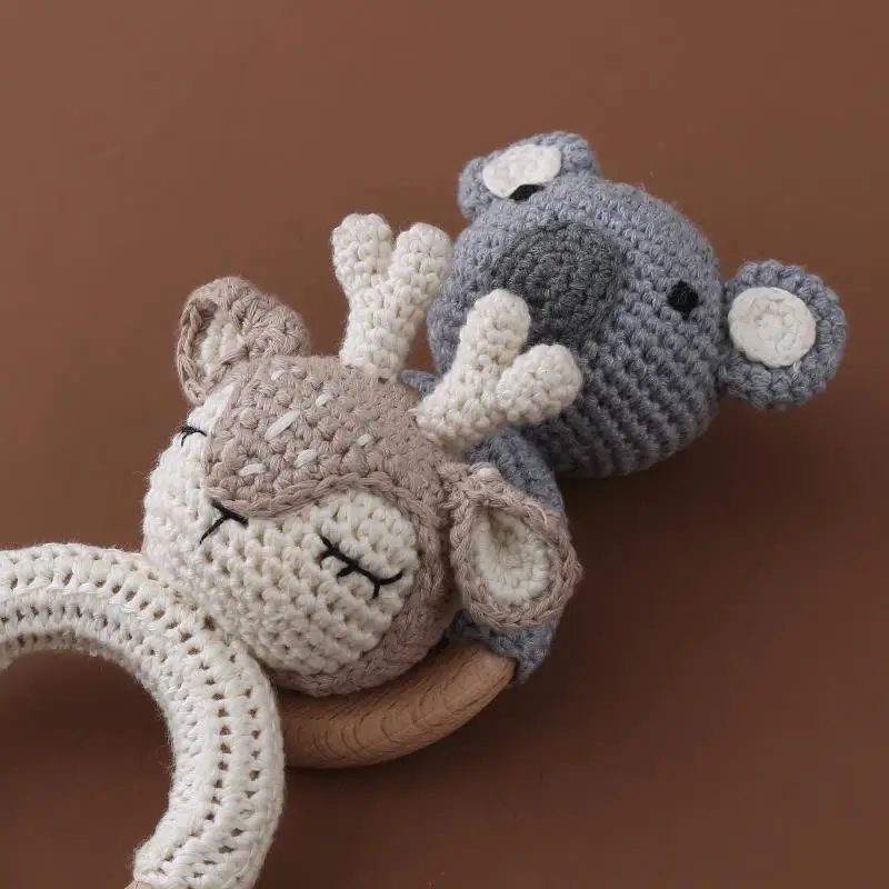 Color: Red - 1pc Baby Teether Safe Wooden Toys Mobile Pram Crib Ring DIY Crochet Giraffe Deer Rattle Soother Product
