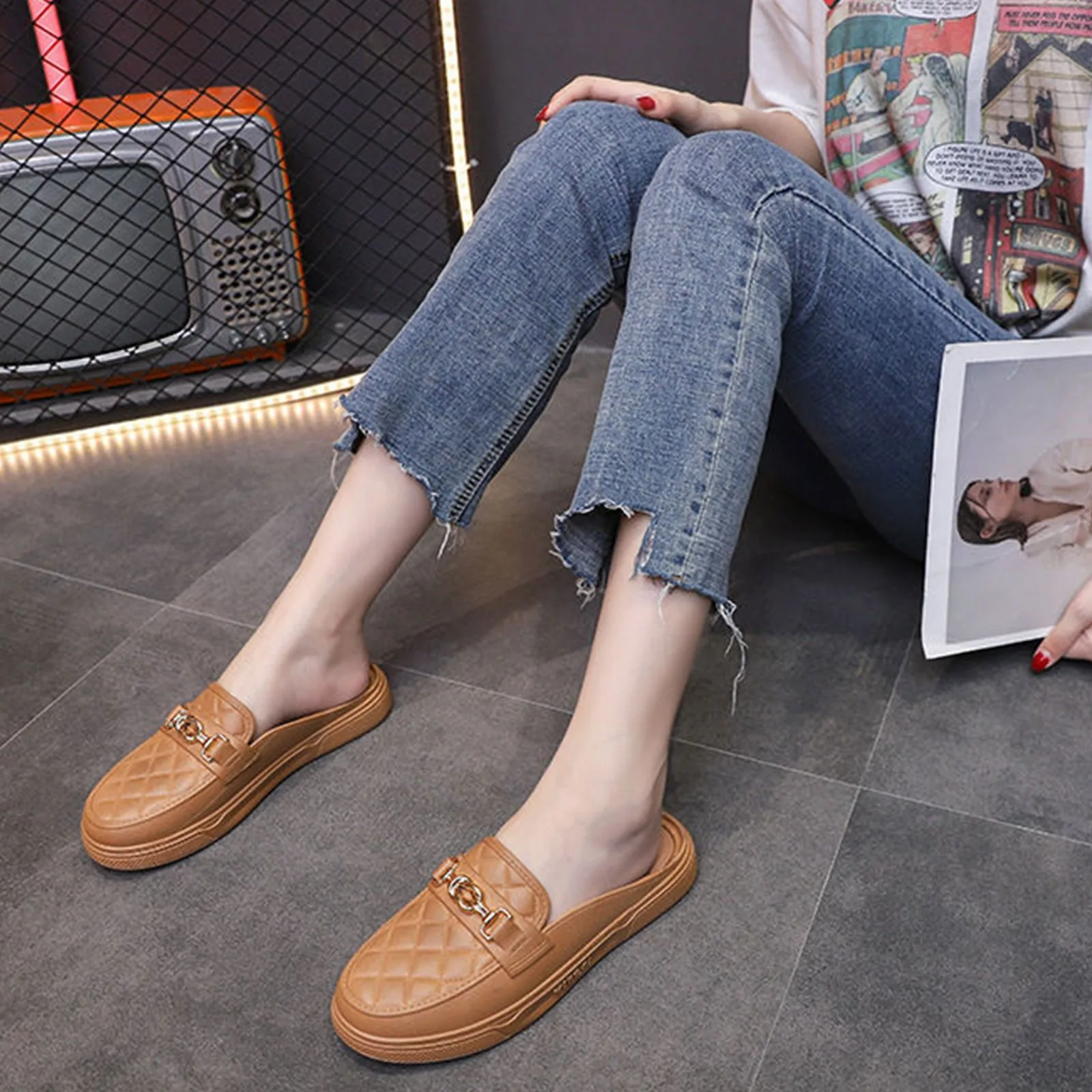 Color: Khaki, Shoe Size: 40 - Summer New Style Women's Soft Bottom Anti-slip Versatile Outer Wear Beach Flat Bottom Lazy Person One Step Casual Half Slippers