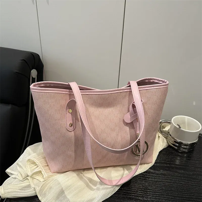 Color: black - 2025 New Large Capacity Women Bag M Check Pattern Versatile Small Design Shoulder Tote Commuter Bag