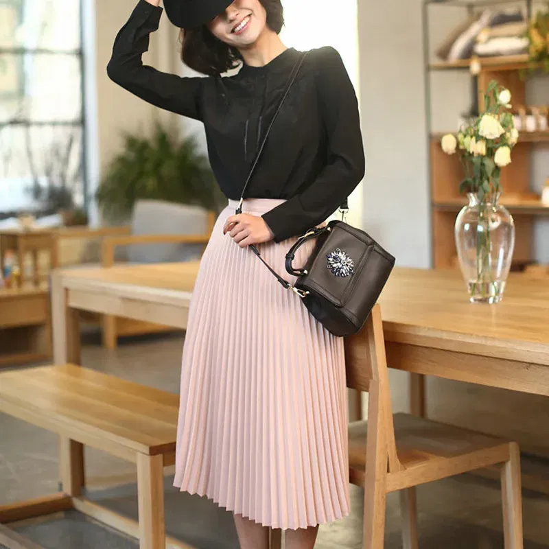 Color: black, Size: One Size - Spring and Autumn New Fashion Women's High Waist Pleated Solid Color Half Length Elastic Skirt Promotions Lady Black Pink