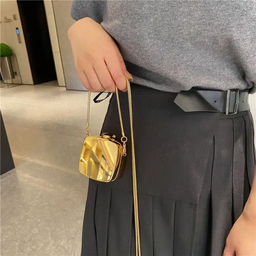Color: Beige - New Shoulder Bag Women's Chain Mini Small Square Totes Bag Designer Luxury Messenger Bag Ladies Crossbody Bags Shoulder Bag
