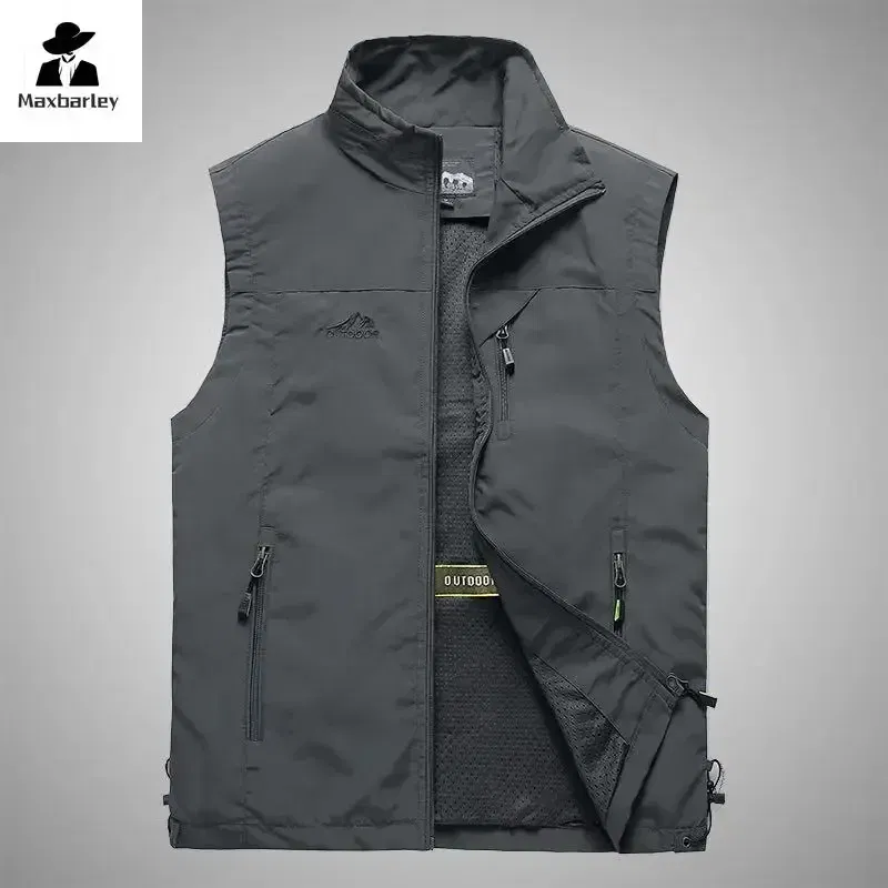 Color: black, Size: S - Autumn Men Waistcoat Outdoor Leisure Solid Sleeveless Jacket Young Middle-aged Photography Fishing Casual Vest Male summer