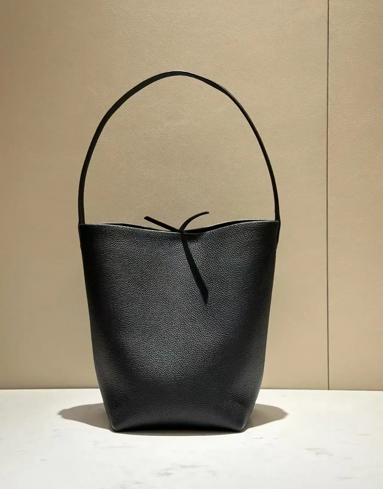 Color: Blue, Size: Extra Large - High Quality Classic Water Bucket Bag Lychee Patterned Top Layer Cowhide Shoulder Bag Women's Commuting Bag Large capacity