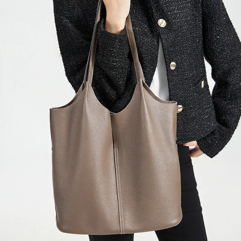 Women's Handbag Made of Top Layer Cowhide, 2025 New Tote Bag with Large Capacity Ladies' Versatile Single Shoulder Bucket Bag