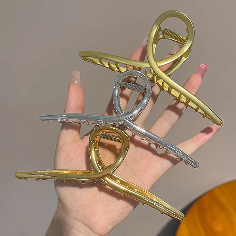 Color: MULTI - Korean Style Fashion Cool Metal Hair Claws Temperament Personality Shark Clips For Women Simple Headwear Hair Accessories