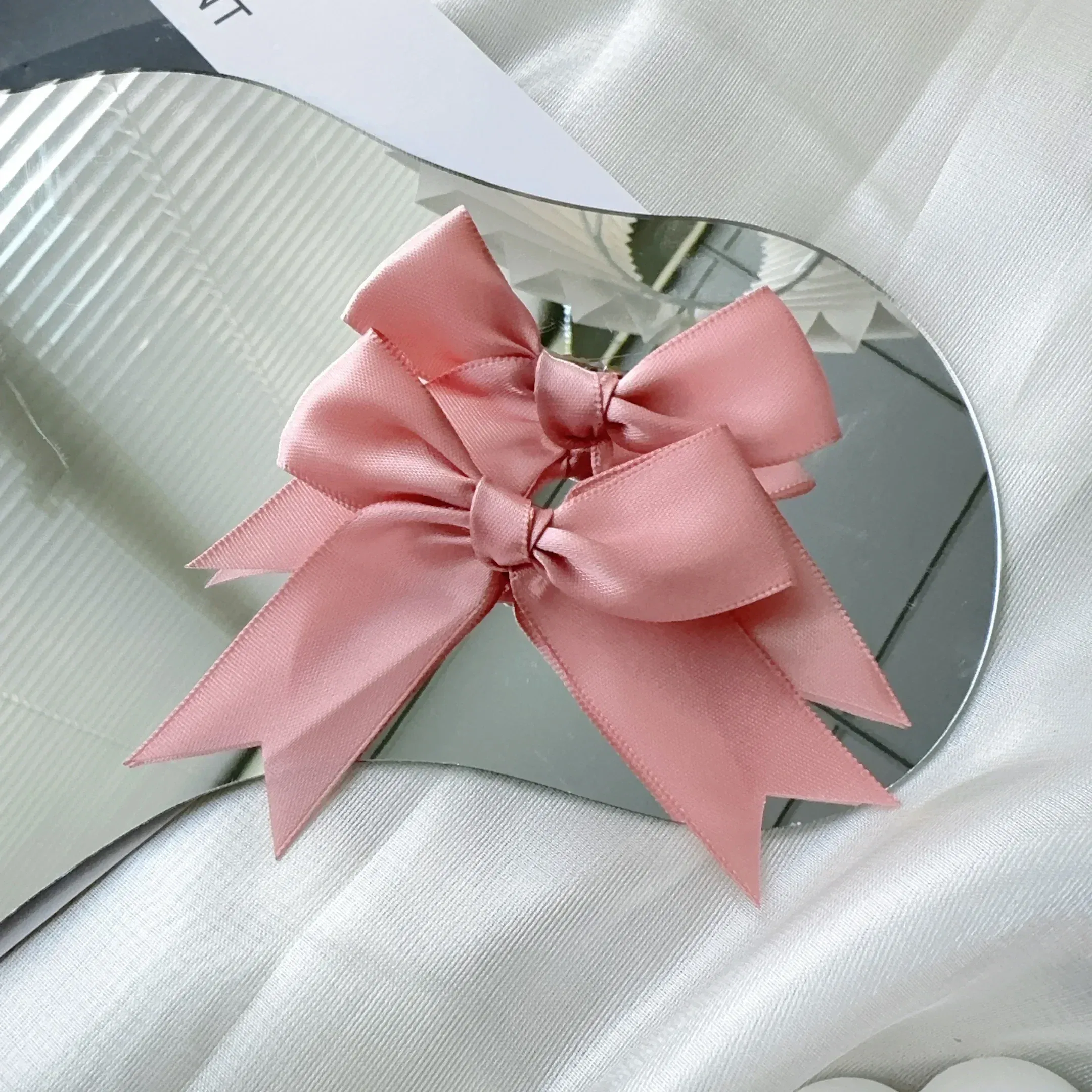 Color: Red - 2Pcs Starry Dots Red Velvet Bow Hair Pins Hair Clips Kids Girls Fashion Christmas Barrettes Ponytail Holder Headwear Accessories