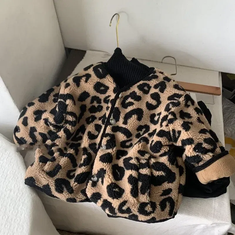 Color: Beige, Kid Size: 5 - Girls jacket leopard print V-neck plus velvet padded jacket cotton-padded jacket 2024 new winter