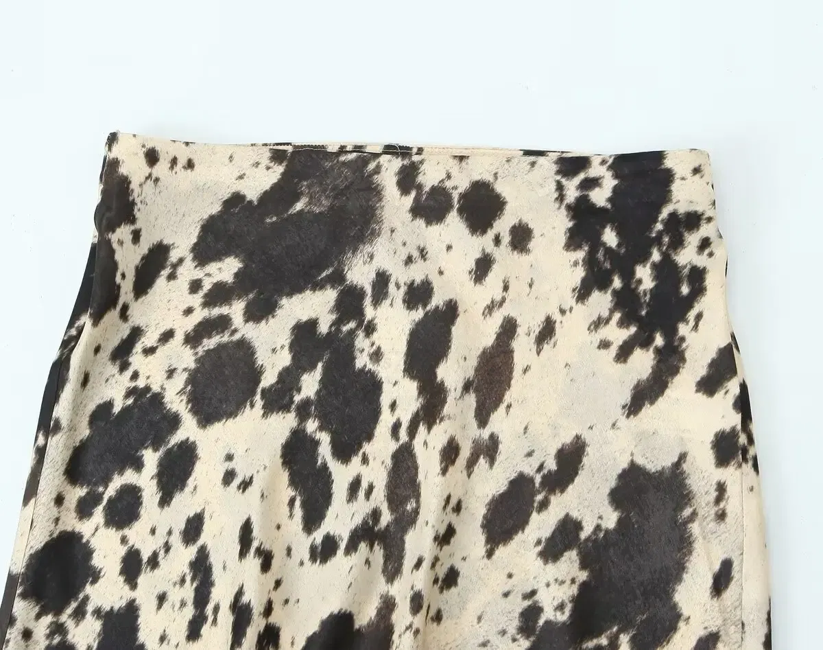 Color: Beige, Size: S - Spring and Autumn New Women's Versatile Animal Pattern Printed Silk Satin Texture Midi Half length Skirt
