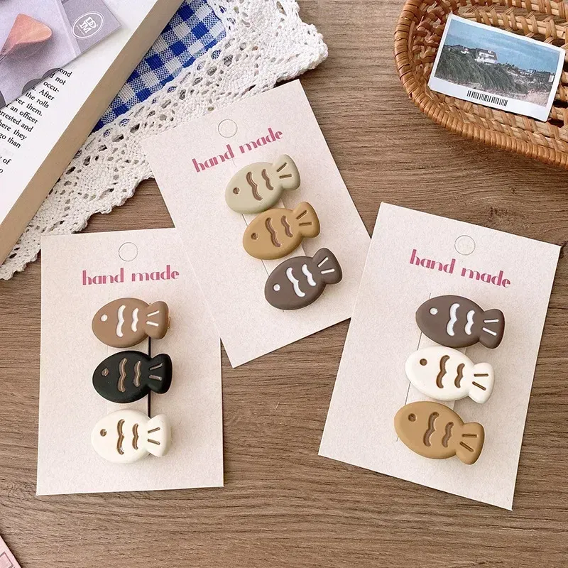 Color: WHITE - 3pcs Cute Cartoon Small Fish Hairpins Children Korean Style Sweet Y2k Girls Colorful Mini Hair Clips Hair Accessories Wholesale