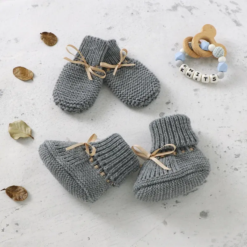 Color: Brown, Baby Age: 0-6 Months - Baby Shoes + Gloves Set Knit Newborn Girls Boys Boots Mitten Fashion Butterfly-knot Toddler Infant Slip-On Bed Shoes Hand Made