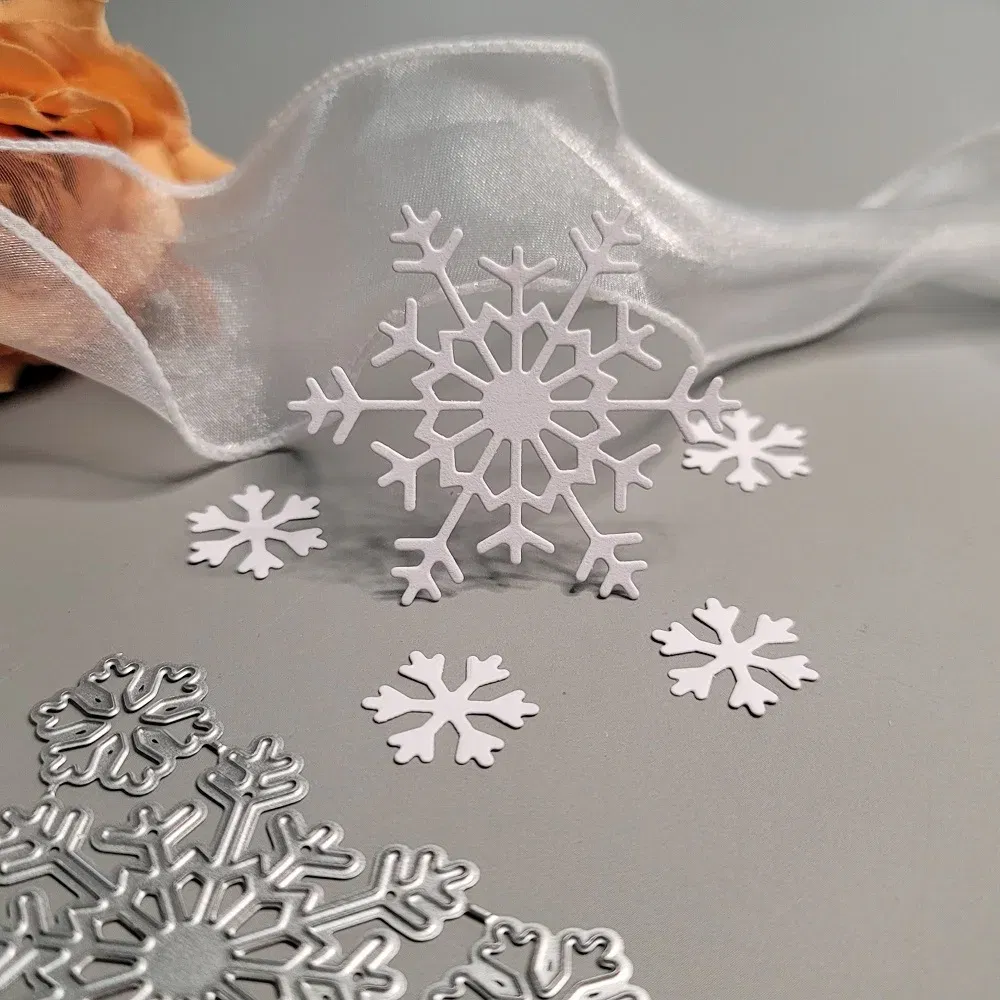 Snowflakes Metal Cutting Dies Scrapbook Embossing Snowflake Die Cuts Album DIY Craft Cutting Die Snowflakes Dies