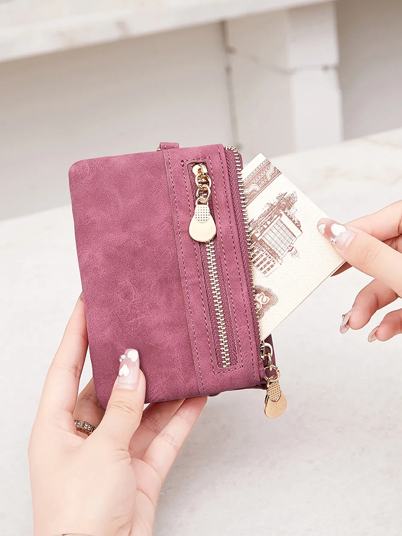 Color: Red - Retro foldingzipper wallet high-quality PUleather portablemultifunctional women's walletfashionable withID card window wrist bag