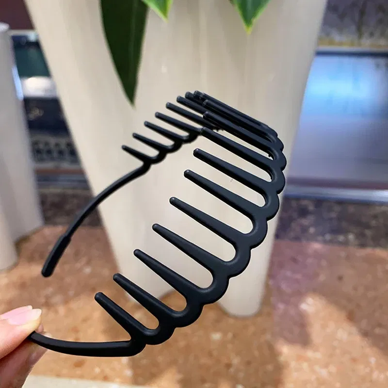 Color: black - Resin Hair Comb Hairbands Hair Accessories Matte Hair Hoop with Teeth Non-slip Head Hoop Frosted Makeup Dressing Thin Headband