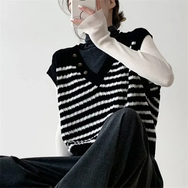 Color: black, Size: One Size - Women Sweater Vest Pullover Jumpers Sleeveless Striped Knitted V Neck Jumper Streetwear Button High Street Y2k Slight Strech