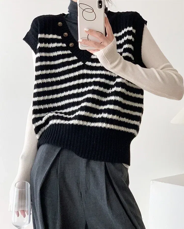 Color: black, Size: One Size - Women Sweater Vest Pullover Jumpers Sleeveless Striped Knitted V Neck Jumper Streetwear Button High Street Y2k Slight Strech