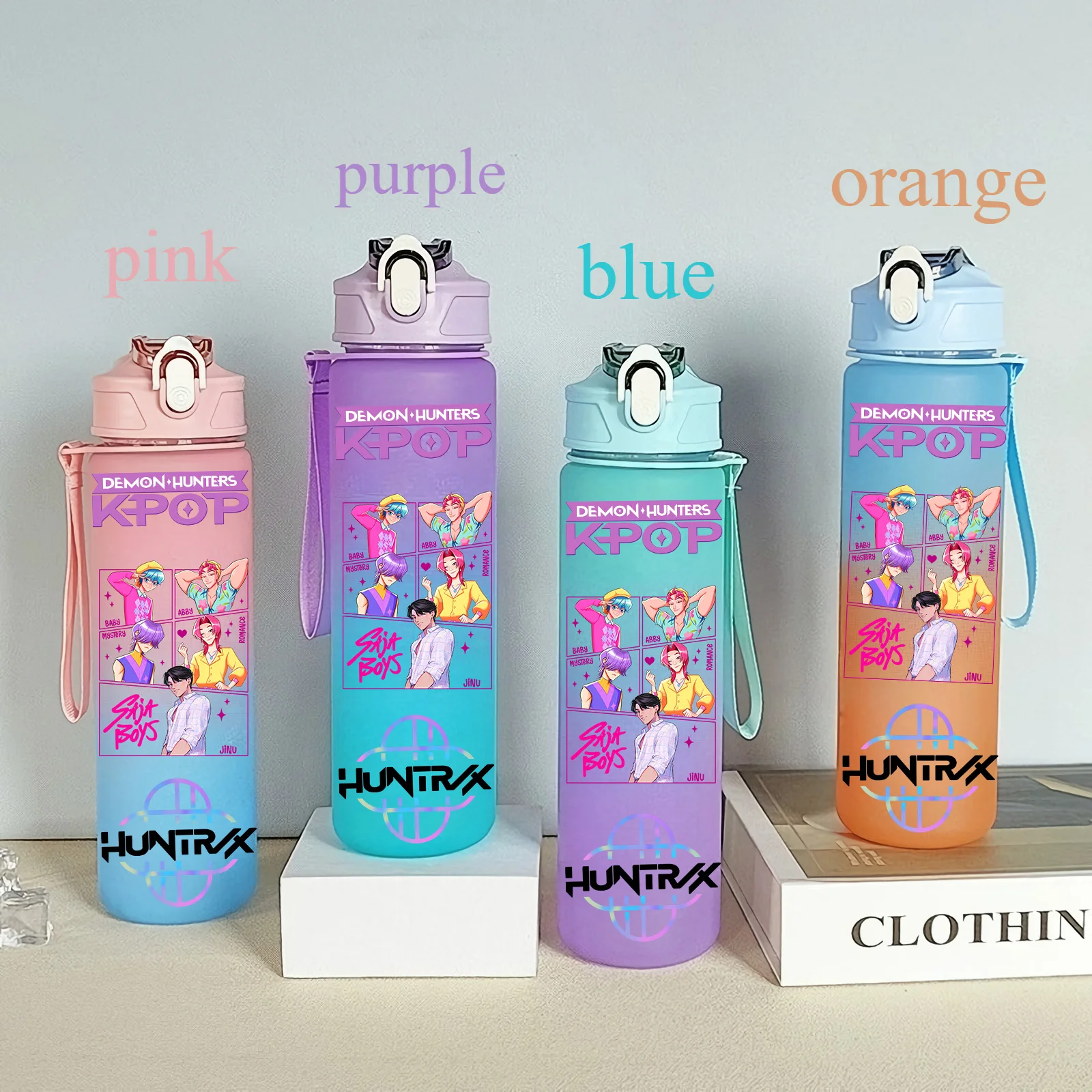 Color: Fluorescent Green, Size: 25cm - 750ML K-pop Demon Hunters HUNTR X Rumi Mira Zoey Jinu Celine Kpop Plastic Water Cup K Pop Drinking Bottle School Huntrix Gourde