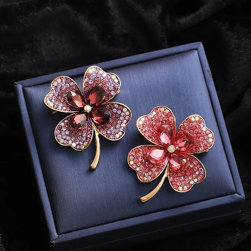 Metal color: Gold-color - Korean Style High-End Crystal Glass Fashion Brooch Alloy Four-Leaf Clover Pin Clothing Accessories Brooch Women