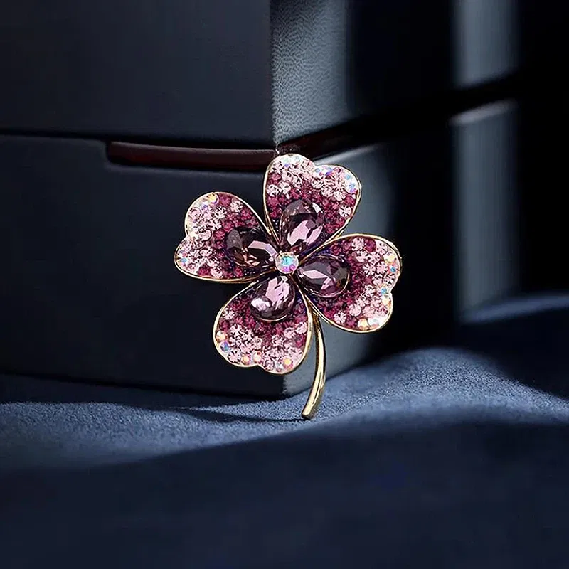 Metal color: Gold-color - Korean Style High-End Crystal Glass Fashion Brooch Alloy Four-Leaf Clover Pin Clothing Accessories Brooch Women