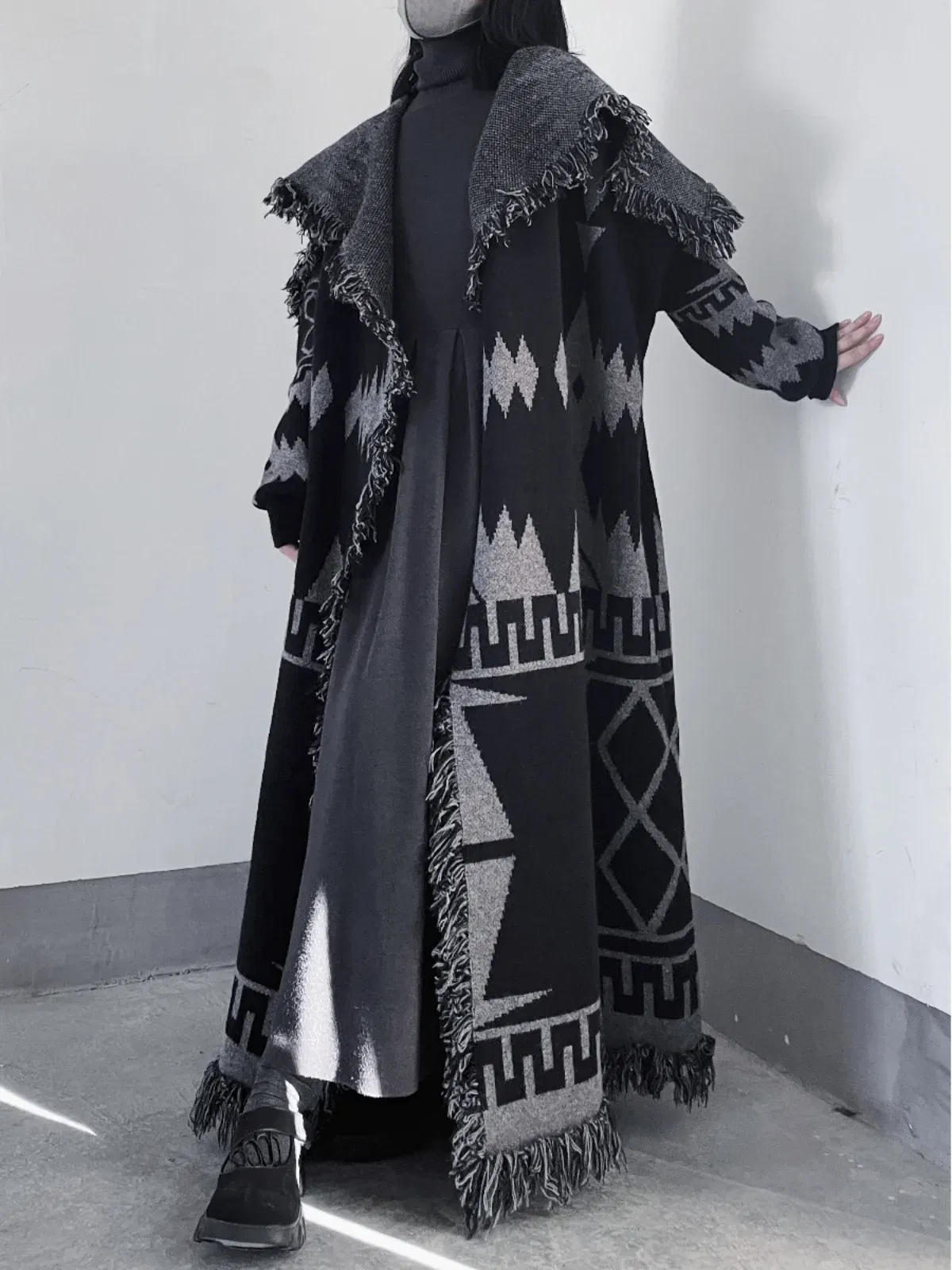UMI MAO Female Overcoat High Weight Small Niche Big Lapel Tassel Edge Sweater Long Coat Lazy Style Retro Jackets Femme Y2K