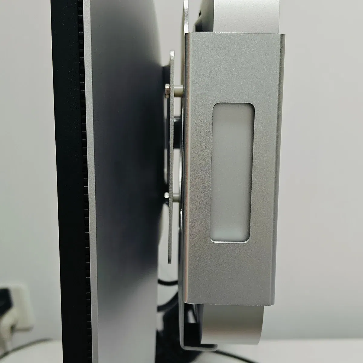 Color: WHITE, Ships From: CHINA - Hang Macmini behind the monitor support monut Macmini under desk vesa extension