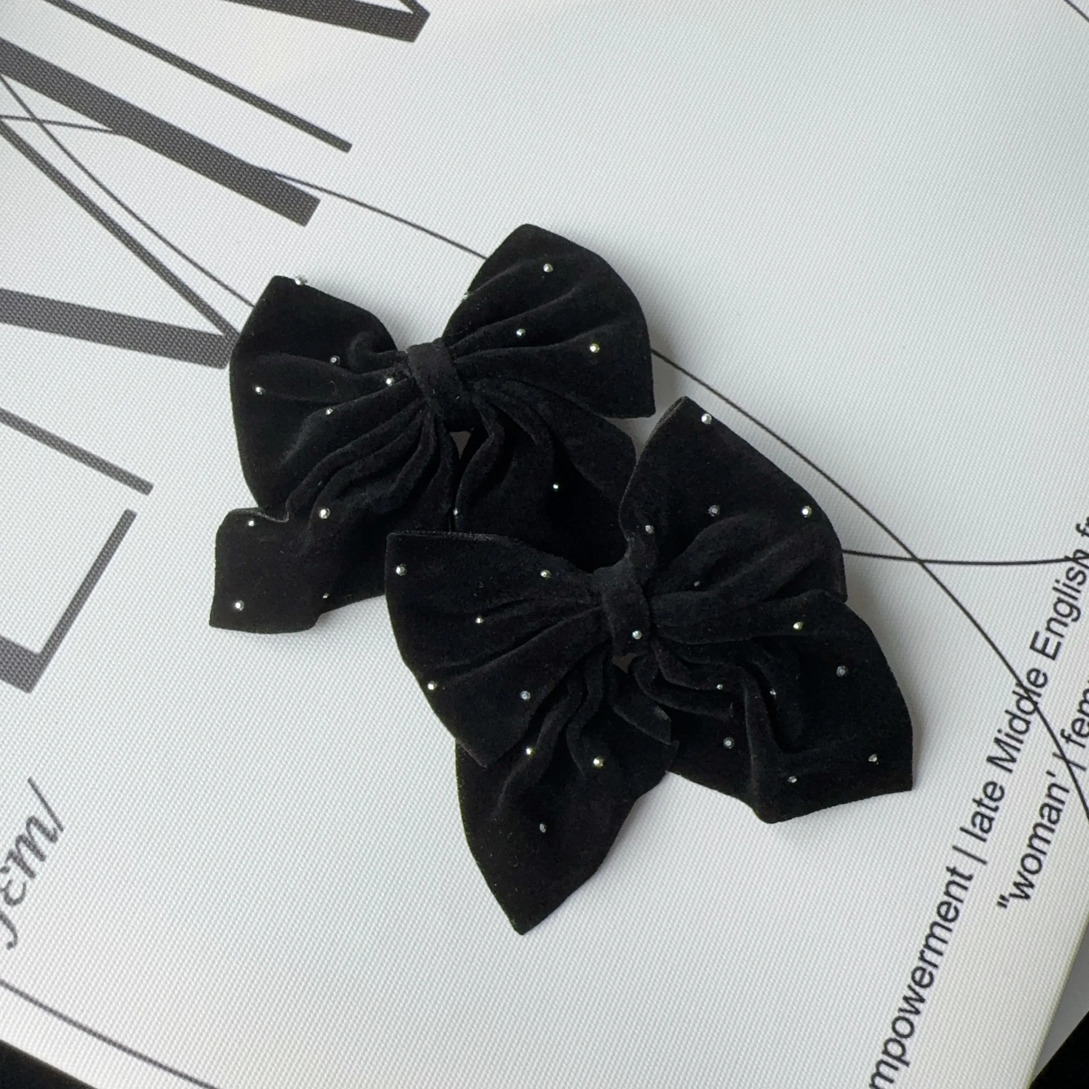 Color: light yellow - 2Pcs Starry Dots Red Velvet Bow Hair Pins Hair Clips Kids Girls Fashion Christmas Barrettes Ponytail Holder Headwear Accessories