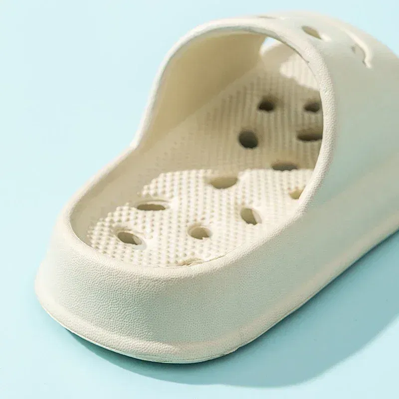 Color: Pink, Shoe Size: 1 - Children Slippers Boys EVA Smiling Face Bathroom Slippers Summer 2-14 Years Old Girl Anti Slip Hollow Leaking Junior Footwear