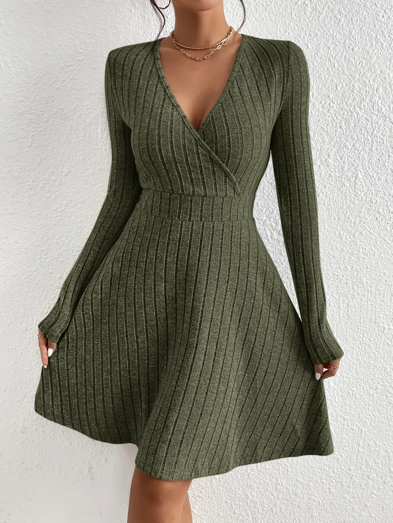 Color: black, Size: XS - Autumn and Winter New V-neck Sexy Waistline A-line Umbrella Skirt Big Swing Long-sleeved Knit Dress