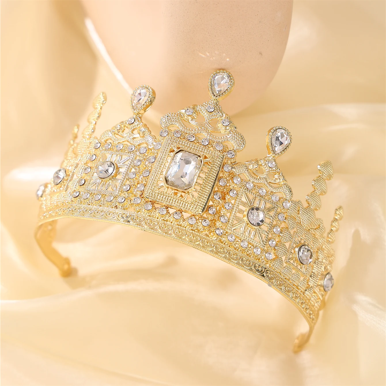 Metal color: Light Yellow Gold Color - European Princess Queen Round Headdress Moroccan Bride Crystal Crown King Bride Headdress Wedding Hair Accessories