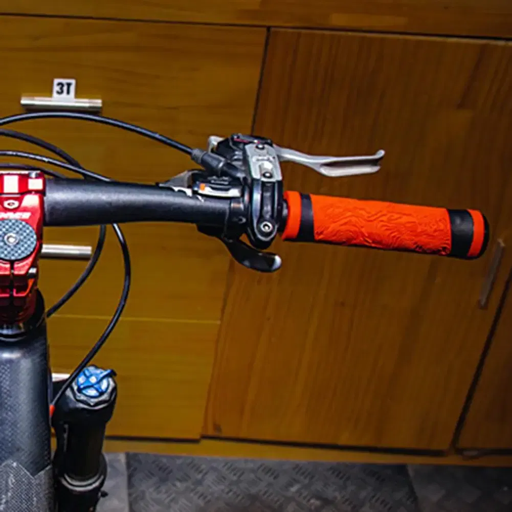 Color: Blue, Ships From: CHINA - 1 Pair Durable Ergonomic Design Anti-deformation Bicycle Handlebar Grips Good Flexibility Bike Handle Grips Stoppers