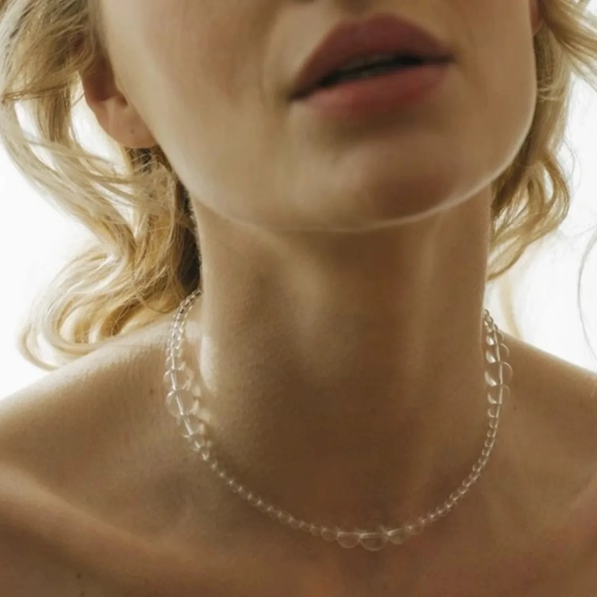 Metal Color: Light Yellow Gold Color - HUANZHI Transparent Natural Crystal Stone Beads Necklace for Women Magnetic Buckle Chain Collarbone Choker Fashion Jewelry Hot