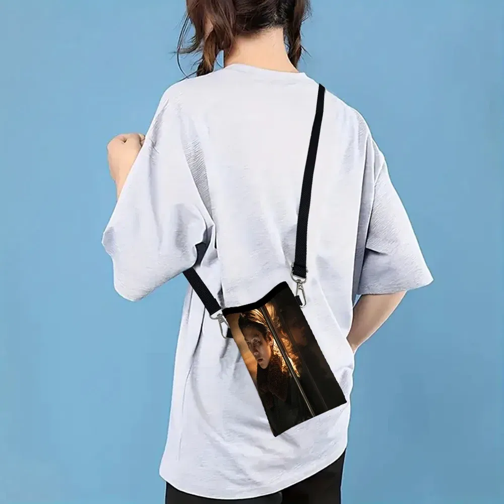 Color: Red, Size: Extra Large - Ji Chang Wook Phone Bag Adjustable and Detachable Strap Designed for Women Crossbody Convertible ShoulderBag3.3