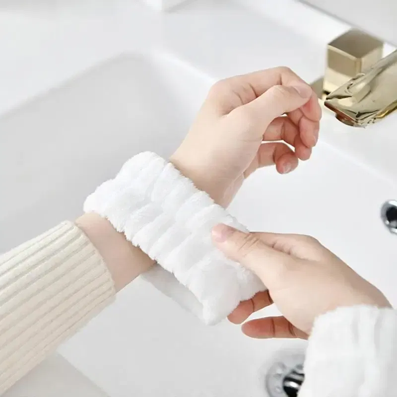 Color: Pink, Ships From: spain - 2pc Wrist Washing Belt Soft Microfiber Towel Wristbands For Washing Face Water Absorption Washing Prevent Wetness Wrist Washband