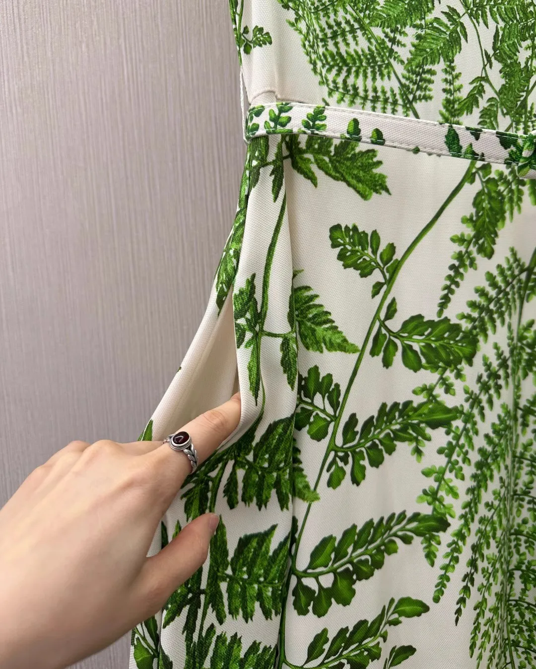 Size: L - Top Quality New 2025 Summer Long Dress Women Green Leaves Prints Pocket Belt Patchwork Sleeveless Long Party Maxi Dress Beach