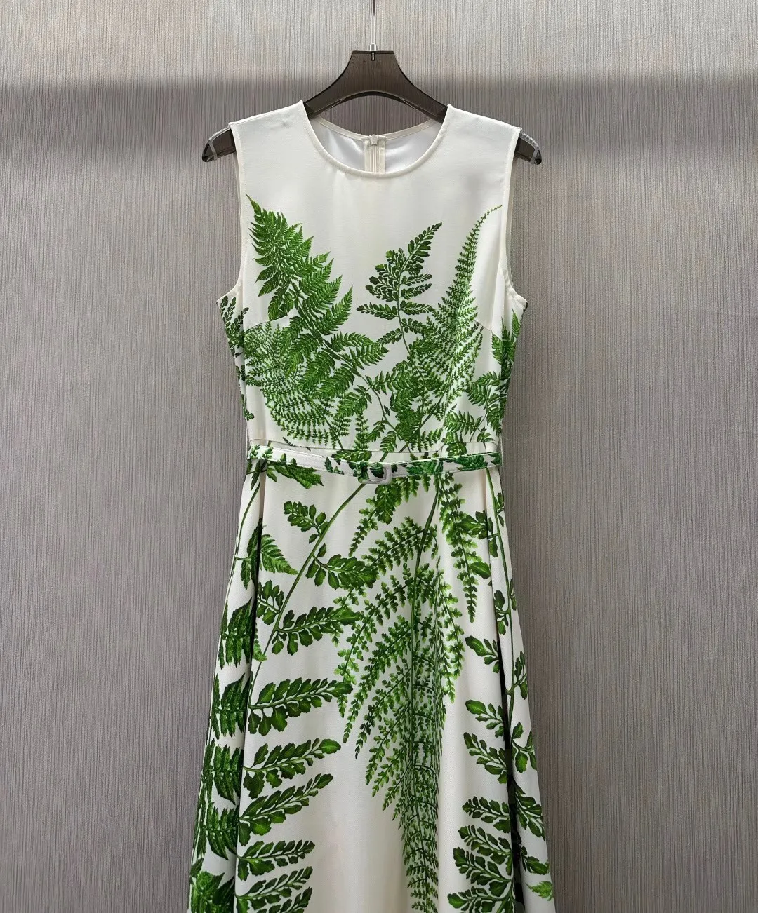 Size: L - Top Quality New 2025 Summer Long Dress Women Green Leaves Prints Pocket Belt Patchwork Sleeveless Long Party Maxi Dress Beach