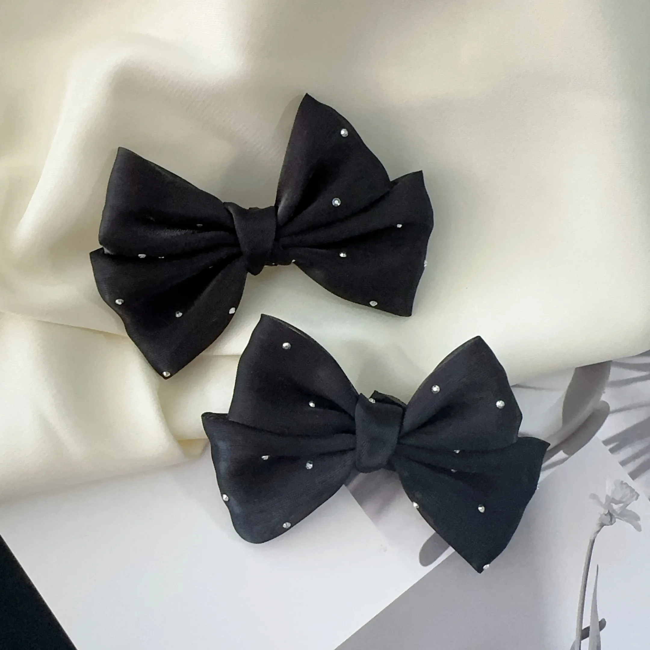 Color: Rose Red - 2Pcs Starry Dots Red Velvet Bow Hair Pins Hair Clips Kids Girls Fashion Christmas Barrettes Ponytail Holder Headwear Accessories