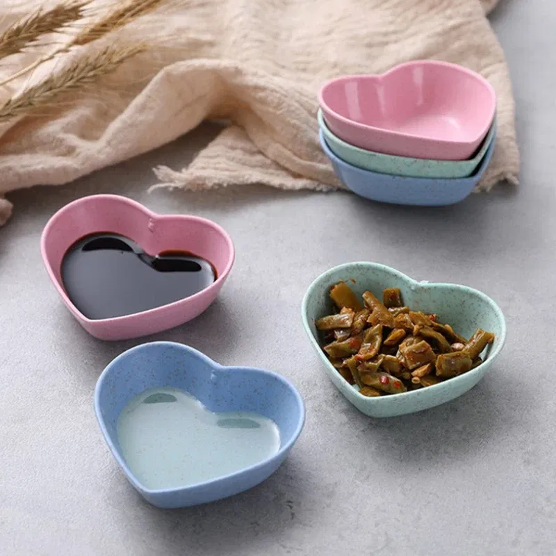 Color: Red - n.Mini Cute Love Heart Shape Wheat Straw Bowl Vinegar Seasoning Solid Soybean Dish Sauce Salt Snack Small Plate Kitchen Supplies
